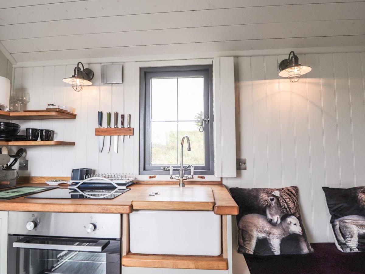 Shepherds Hut Lonmore Exterior foto